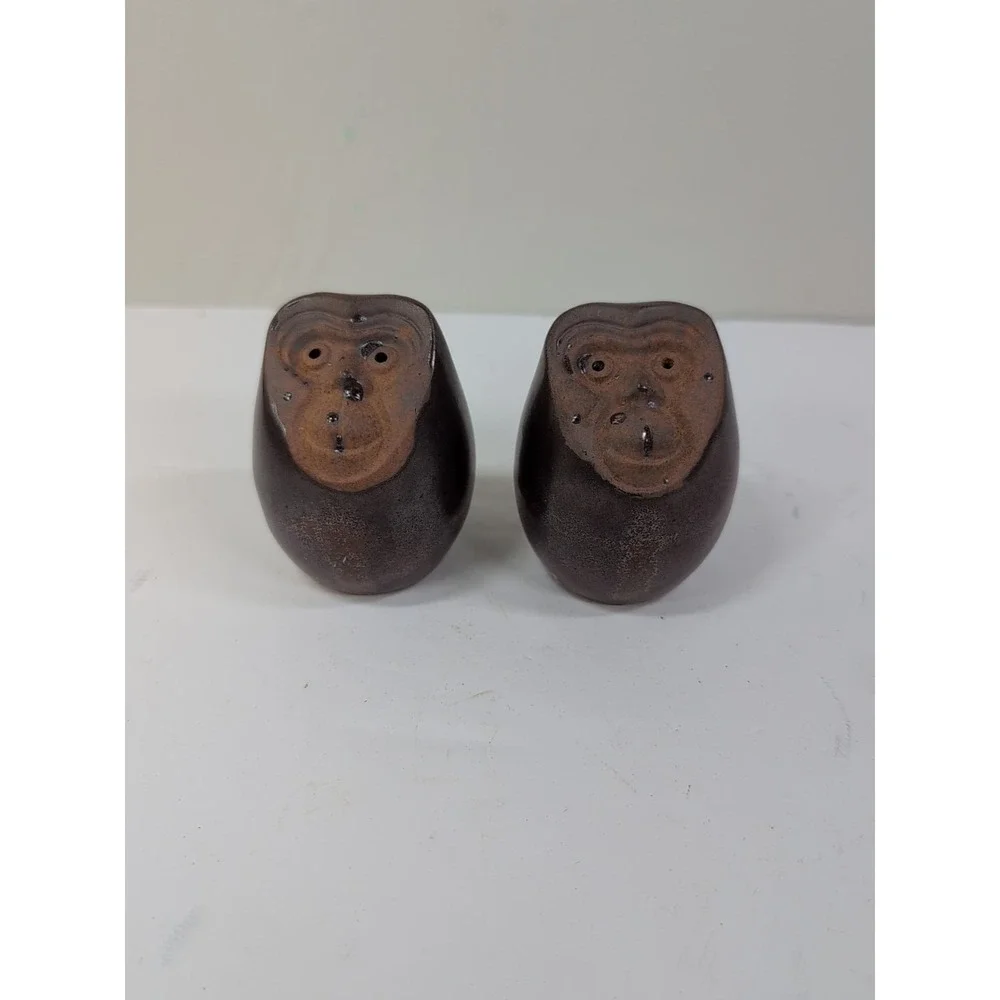 Vintage UCTCI Japan Stoneware Pottery Monkey Ape Salt & Pepper Shakers‎